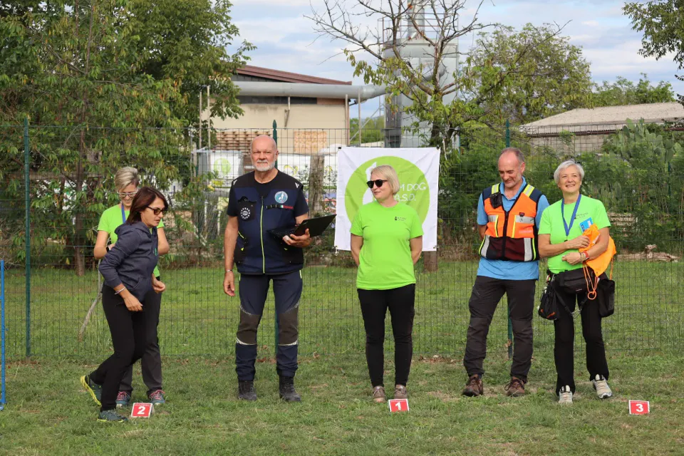 Foto GEM DOG A.S.D.: podio, Gara interregionale di mantrailing MSP, Leproso, 11 ottobre 2026, foto 15 di 18